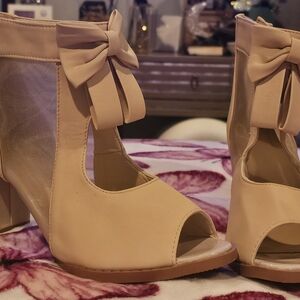 Elegant Cream Peep-Toe Ankle Boots Brand New